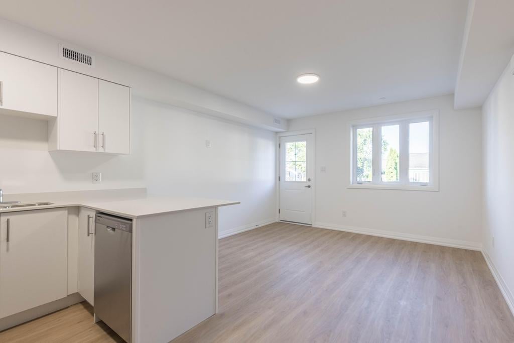 newly-built-townhome-kitchen-living-layout (1)