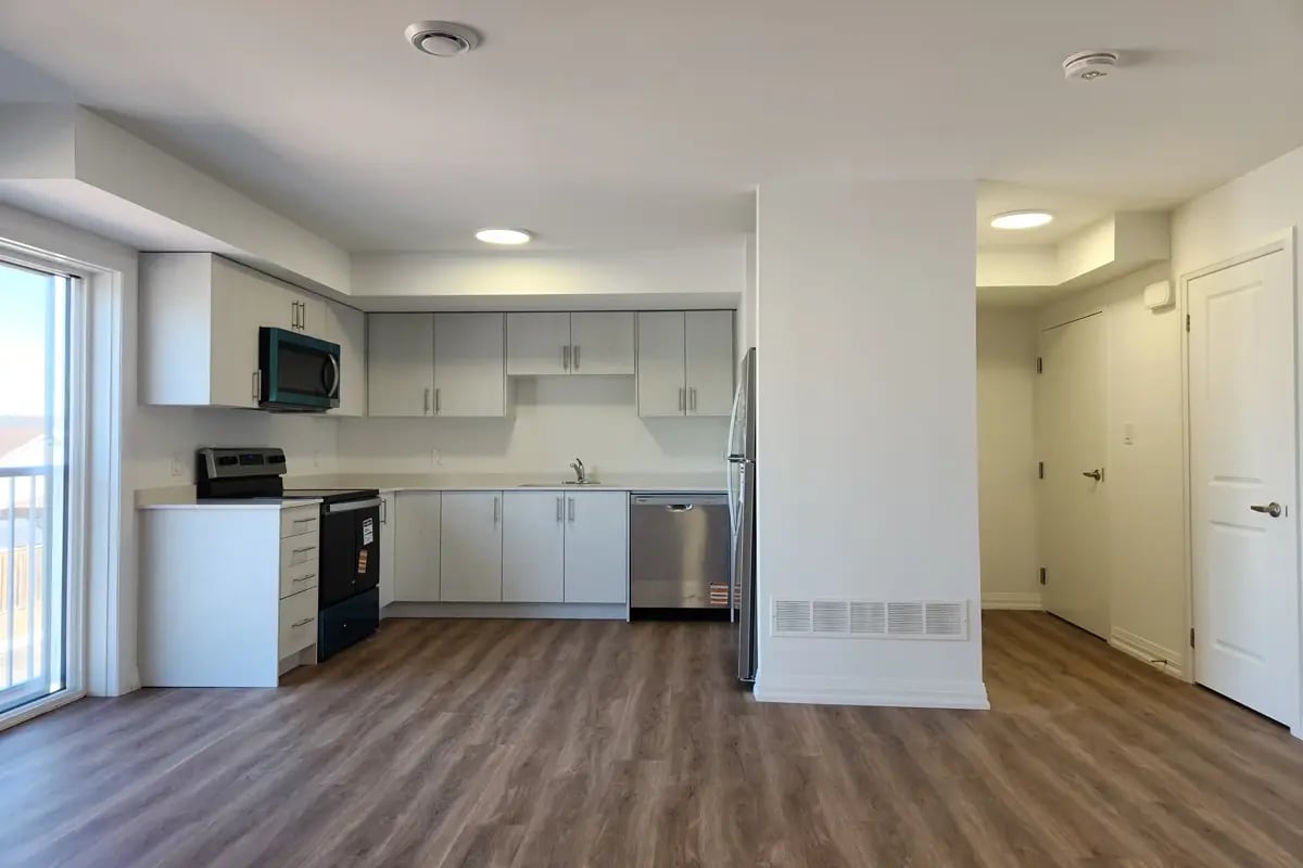 spacious-1-bedroom-townhome-rental-welland  (3)_compressed-1