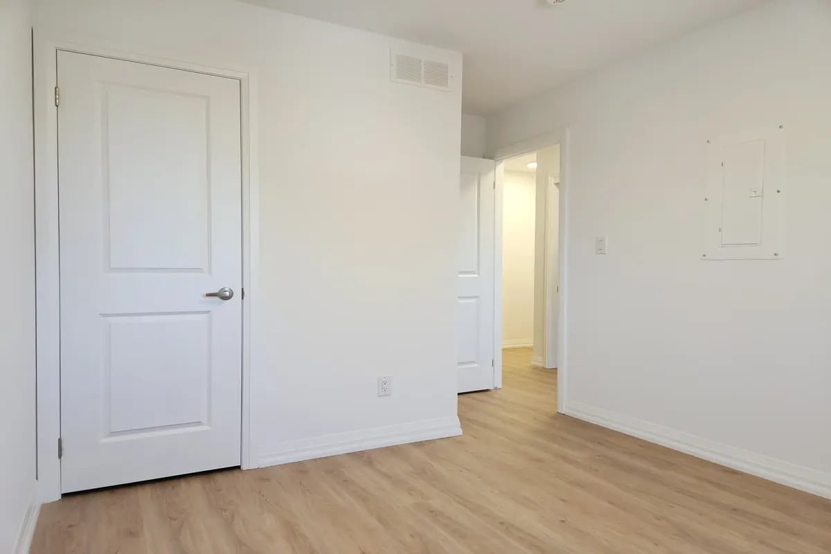 spacious-2-bedroom-rental-welland (1)_compressed-1