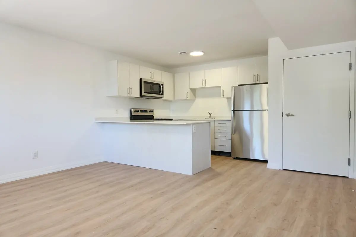 spacious-2-bedroom-rental-welland (3)_compressed-1