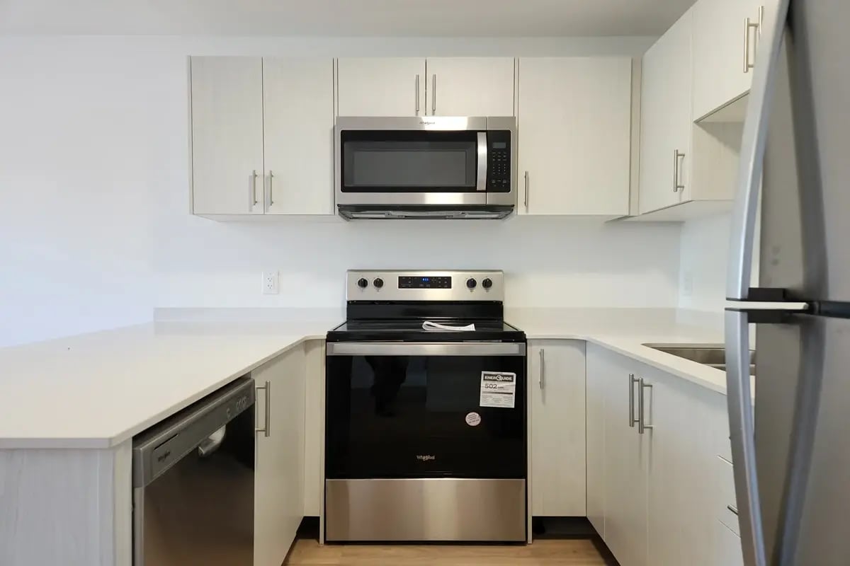 spacious-2-bedroom-rental-welland (4)_compressed-1