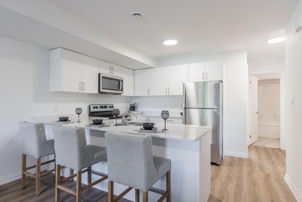 welland-townhome-for-rent-living-room-kitchen-layout (6)